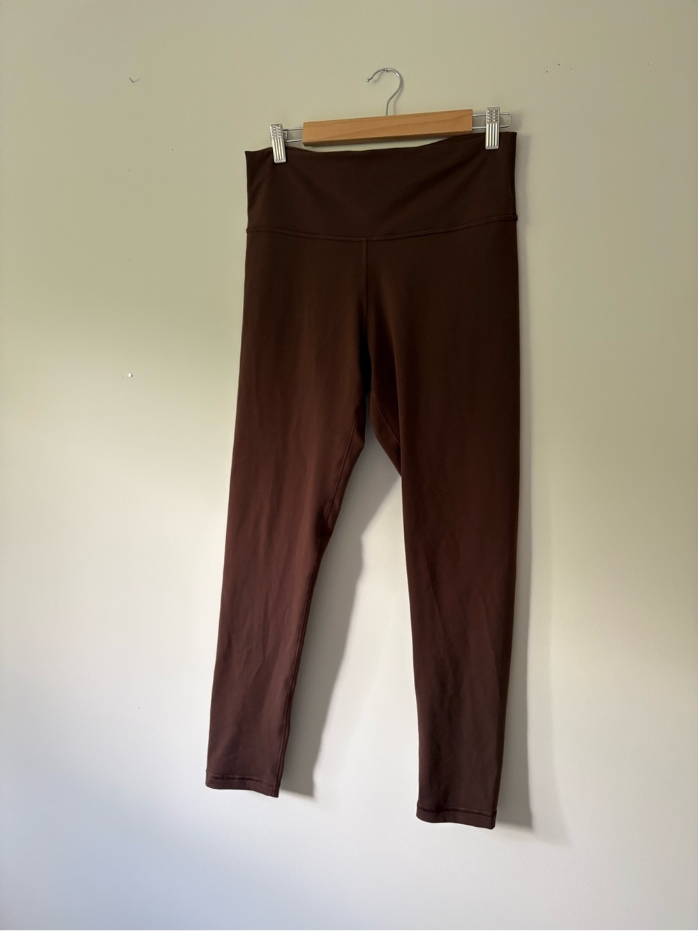 Aritzia TnAction High-Rise Leggings in Chocolate Brown - Size L